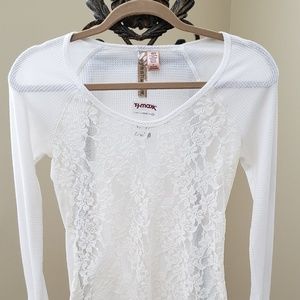 Eyeshadow Juniors Lace Sheer Long Sleeve Tee Med